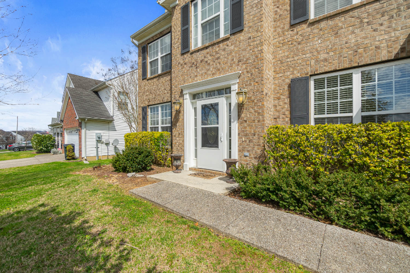 Spring Hill House: 4019 Cadence Dr