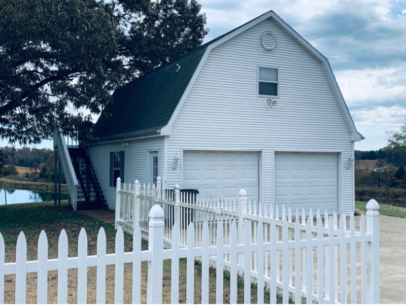 Huntingdon House: 135 Charity Ln