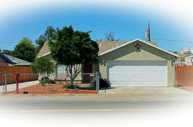 Bullhead City House: 911 Riverview Dr