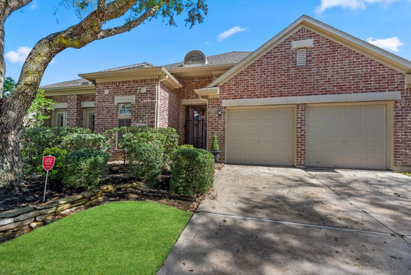 Katy House: 24106 Laureumont Ct