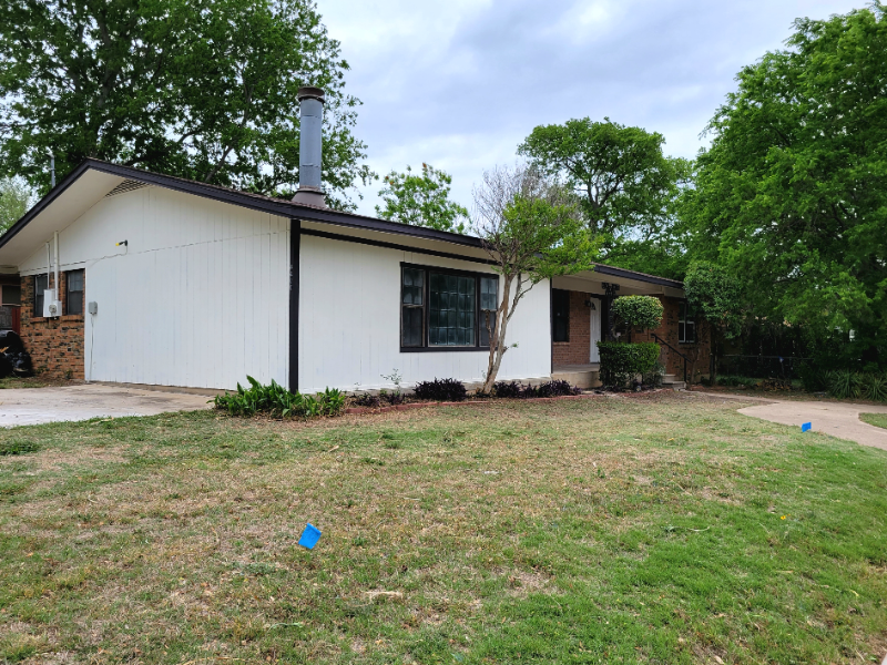 Fort Worth House: 4400 Hodgkins Rd