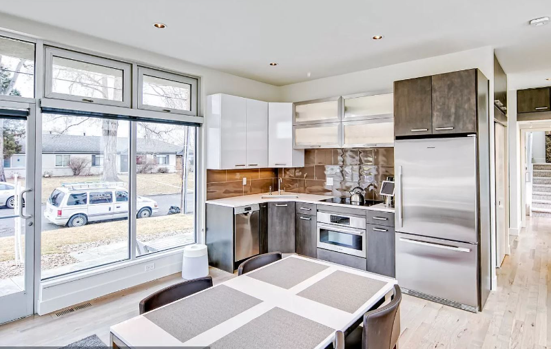 Denver House: 402 Harrison St