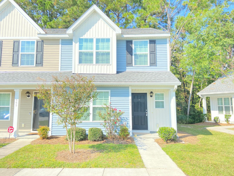 Goose Creek Townhome: 467 Truman Dr