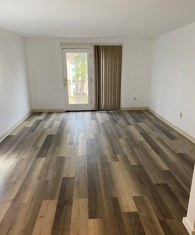 Milford Apartment: 14 Shadowbrook Ln