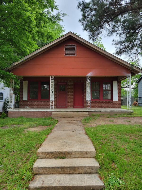 Texarkana House: 1521 Garland Ave.