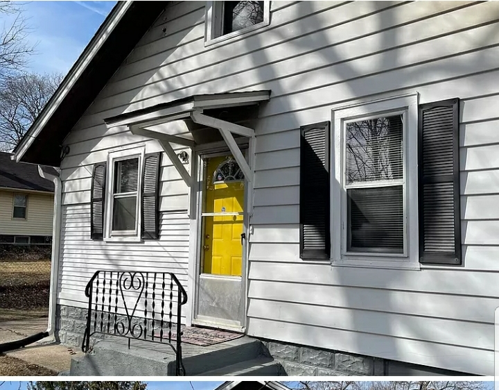 Rockford House: 627 N Sunset Ave, Rockford IL
