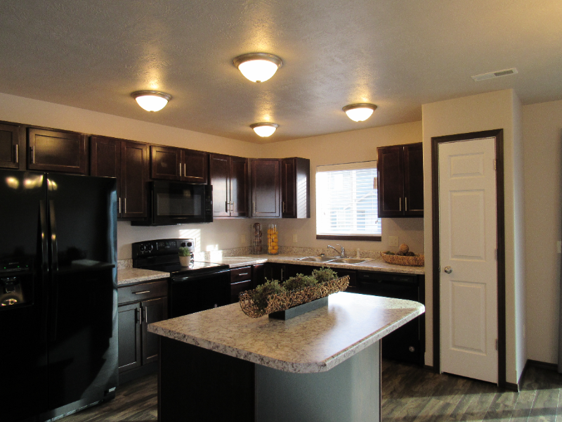 Tea Townhome: 325 Jerry Pl