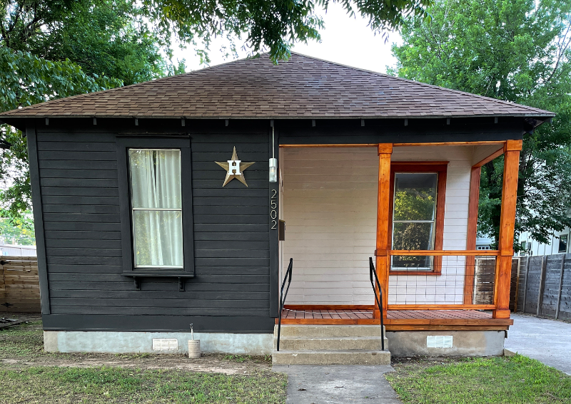 Austin House: 2502 Willow St
