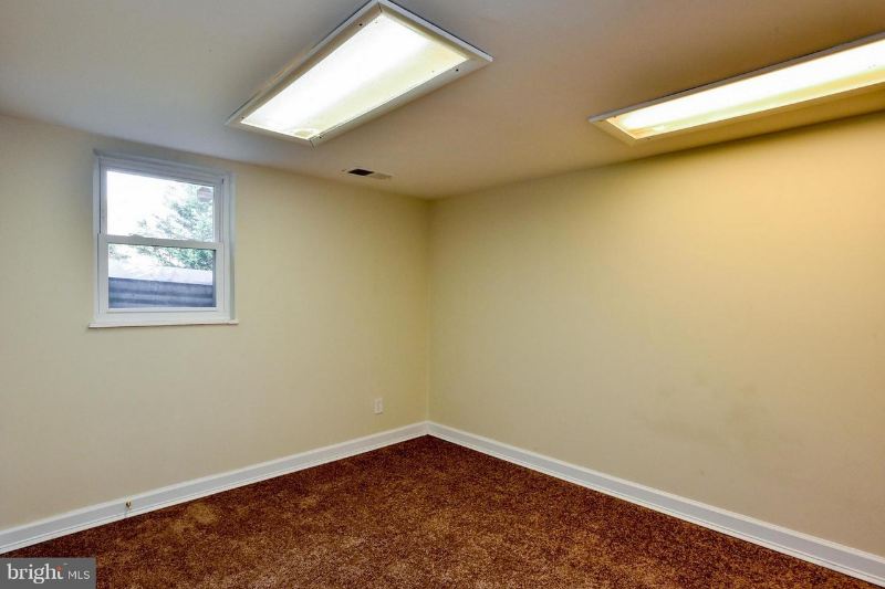 University Park House: 6703 41st Ave