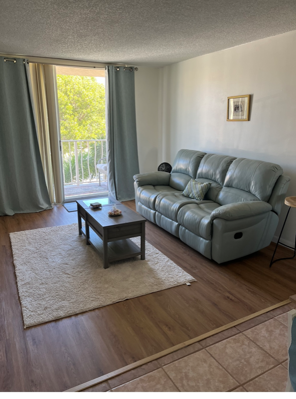 West Palm Beach Condo: 500 Executive Center Dr