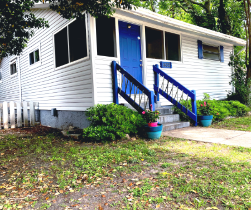 Norfolk House: 1432 Kingston Ave