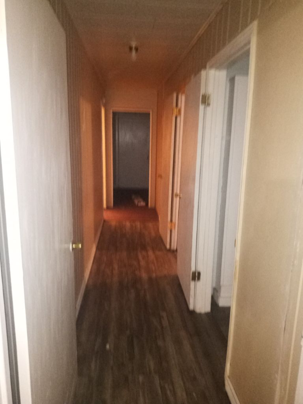 Jennings House: 1423 Airport Rd