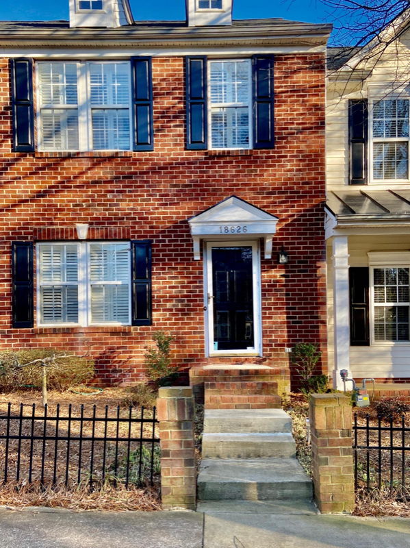 Cornelius House: 18626 Oakhurst Blvd, Cornelius NC