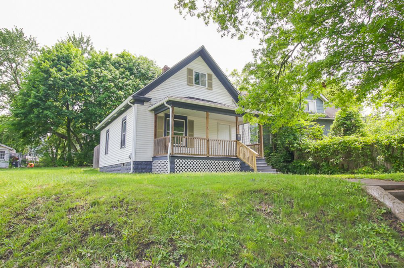 Akron House: 838 Hazel Street