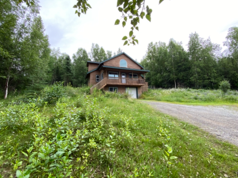 Wasilla House: 4301 N Autumn Ln