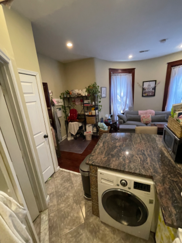 Washington NW Apartment: 1425 Allison st