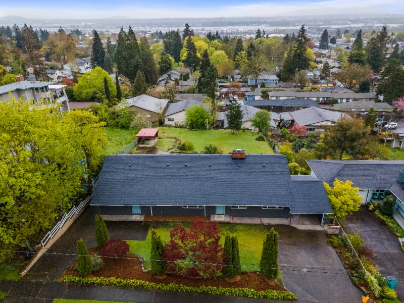 Vancouver Multiplex: 2615 E Mcloughlin Blvd