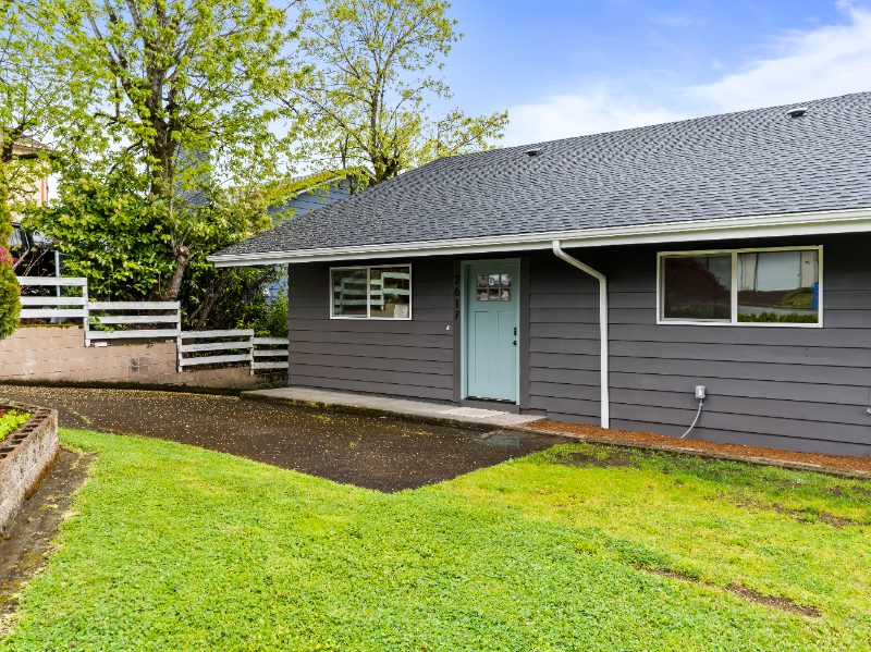 Vancouver Multiplex: 2617 E Mcloughlin Blvd