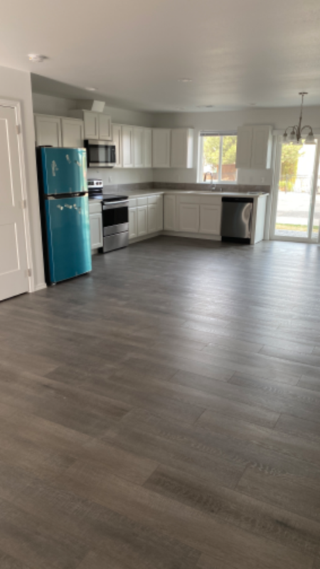 Moses Lake Townhome: 2721 W Marina Dr
