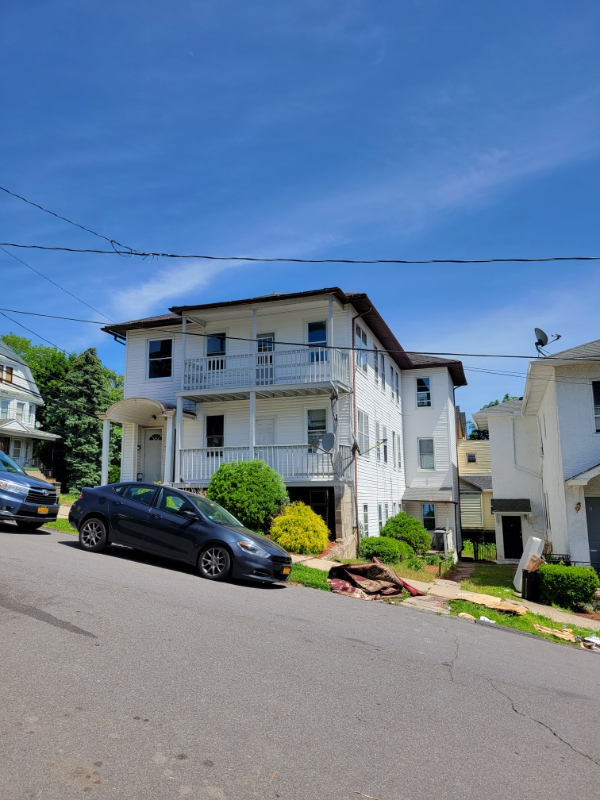 Scranton Apartment: 448 Taylor Ave