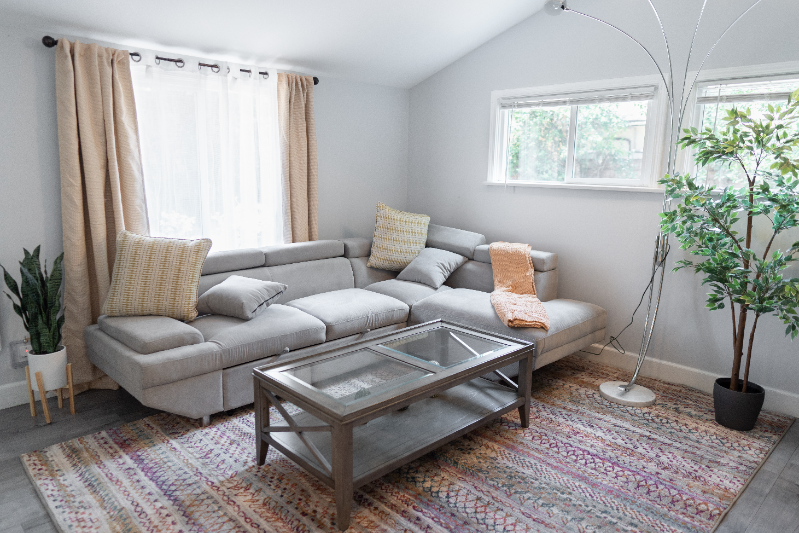 Glendale House: 1058 Allen Ave