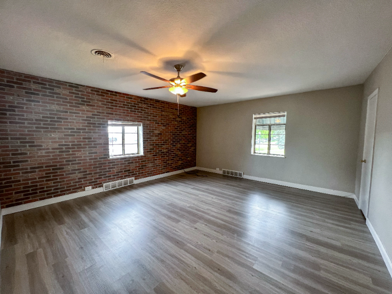 Greeley Apartment: 905 1/2 16th St