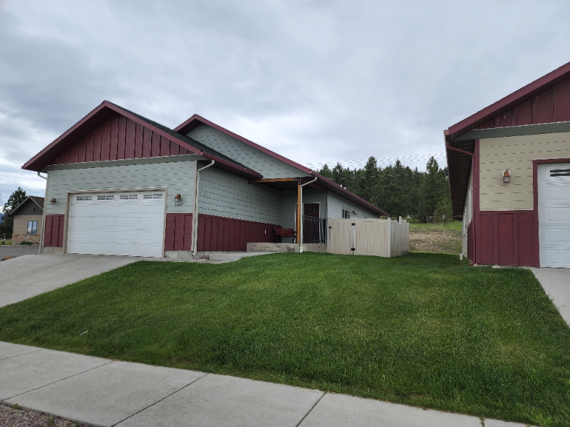 Helena House: 2267 Deerfield Ln