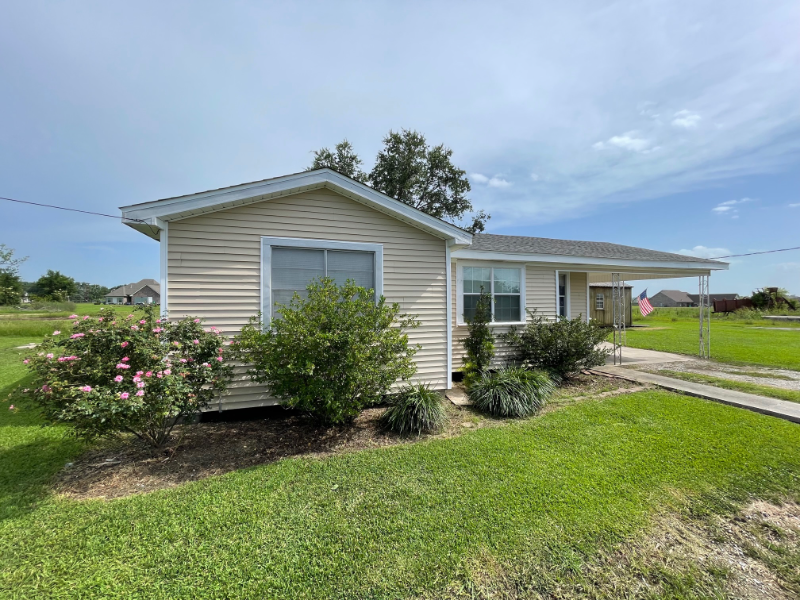 Napoleonville House: 129 Bertie St