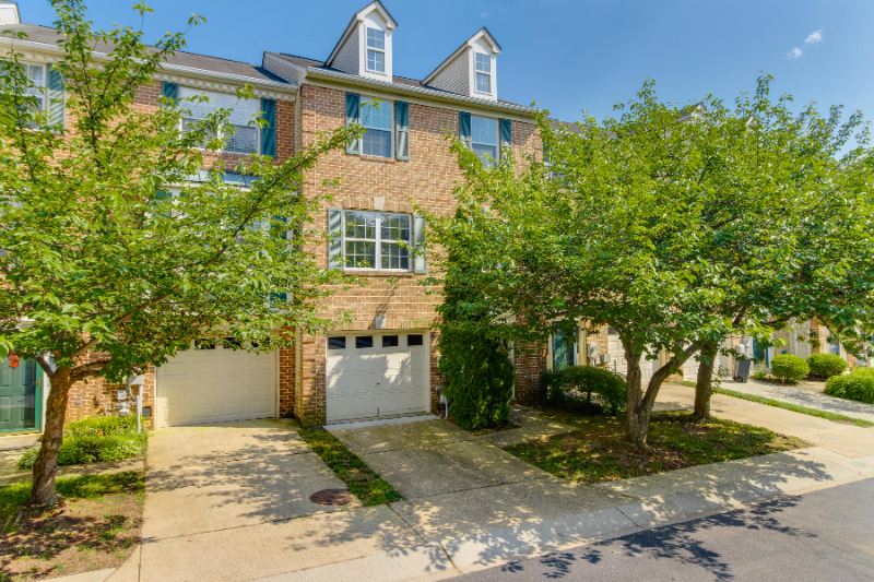 Arnold Townhome: 733 Mashie Ct