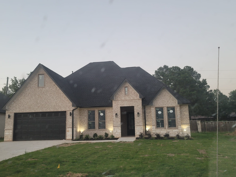 Mount Pleasant House: 255 Kathryns Ct