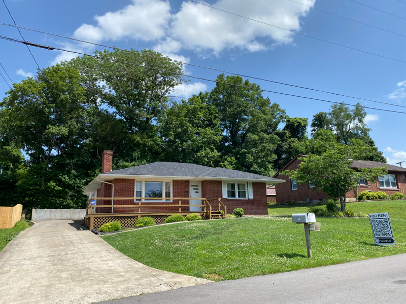 Campbellsville House: 117 Sunset Dr