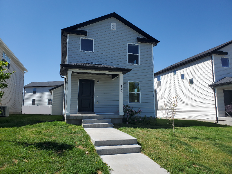 Tooele House: 196 E. Aparicio Dr.