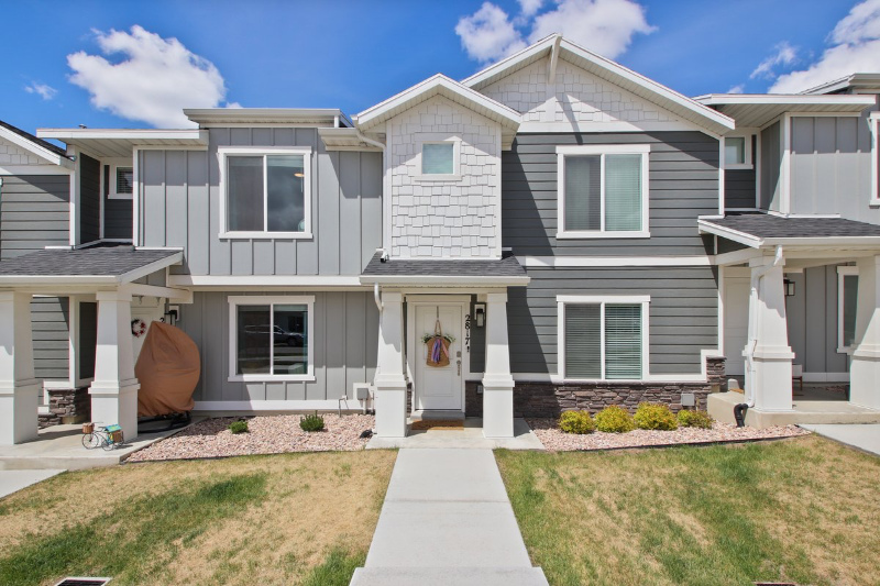 Layton Townhome: 2817 N Airmen Ave