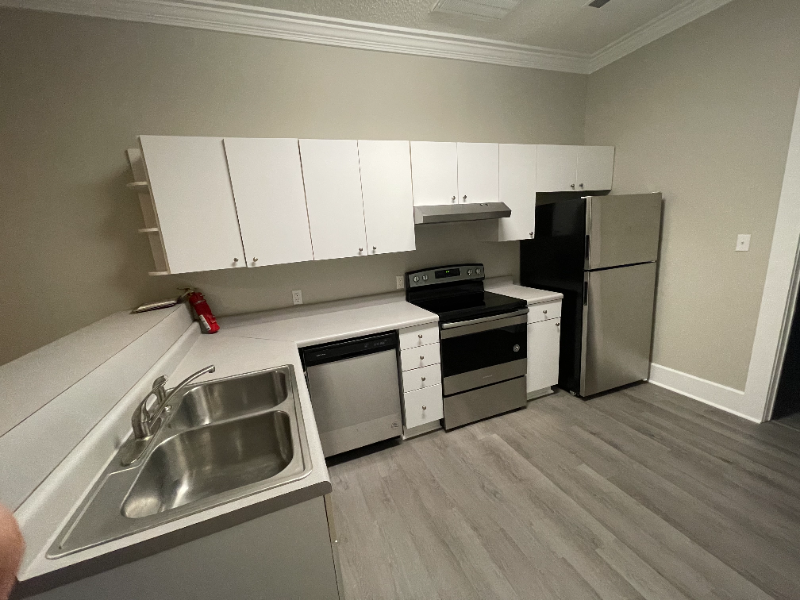 Chester Apartment: Apt C-100 Pundt Street