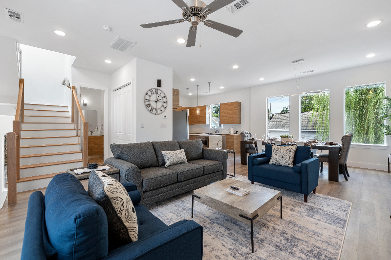 Houston House: 639 W 16th St