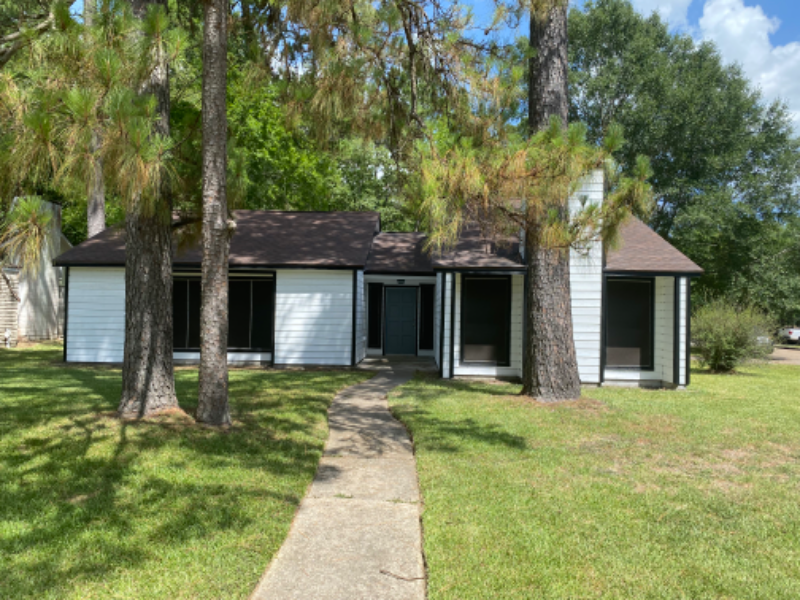 Crosby House: 17302 Broken Back Dr
