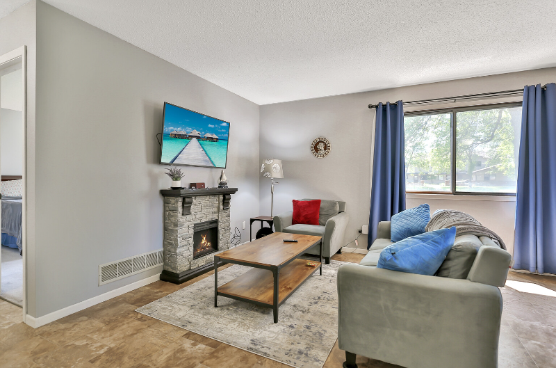 White Bear Lake Townhome: 1271 Greenbriar Court #33