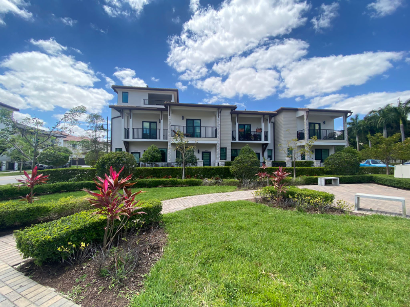DORAL Townhome: 4940 NW 83rd AVE