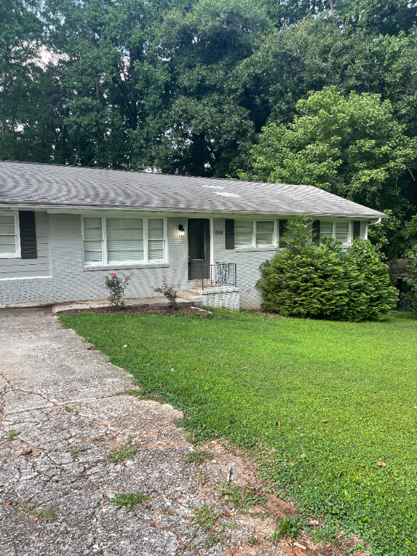 mableton House: 660 Monticello Drive