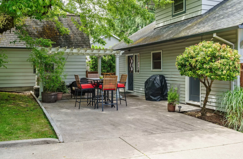 Milwaukie House: 5112 SE Aldercrest Road